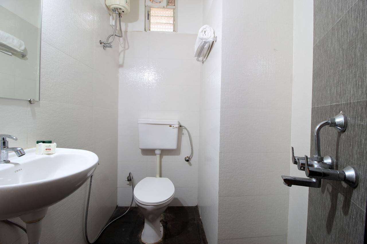 Oyo 10385 Hotel Nirmala Vilas Candolim Ngoại thất bức ảnh
